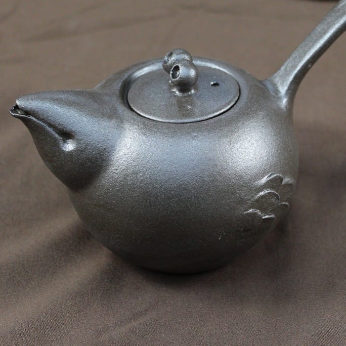Керамический чайник для заварки