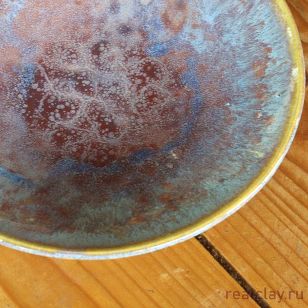 Керамическая тарелка ручной работы фиолетовая