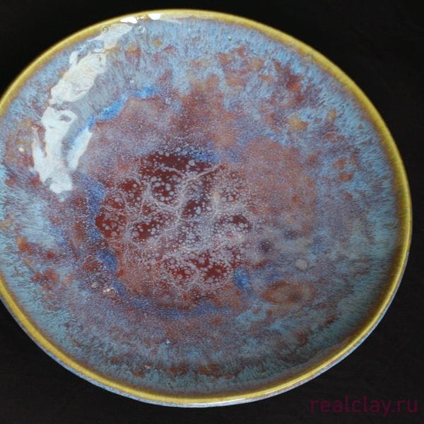 Керамическая тарелка ручной работы фиолетовая